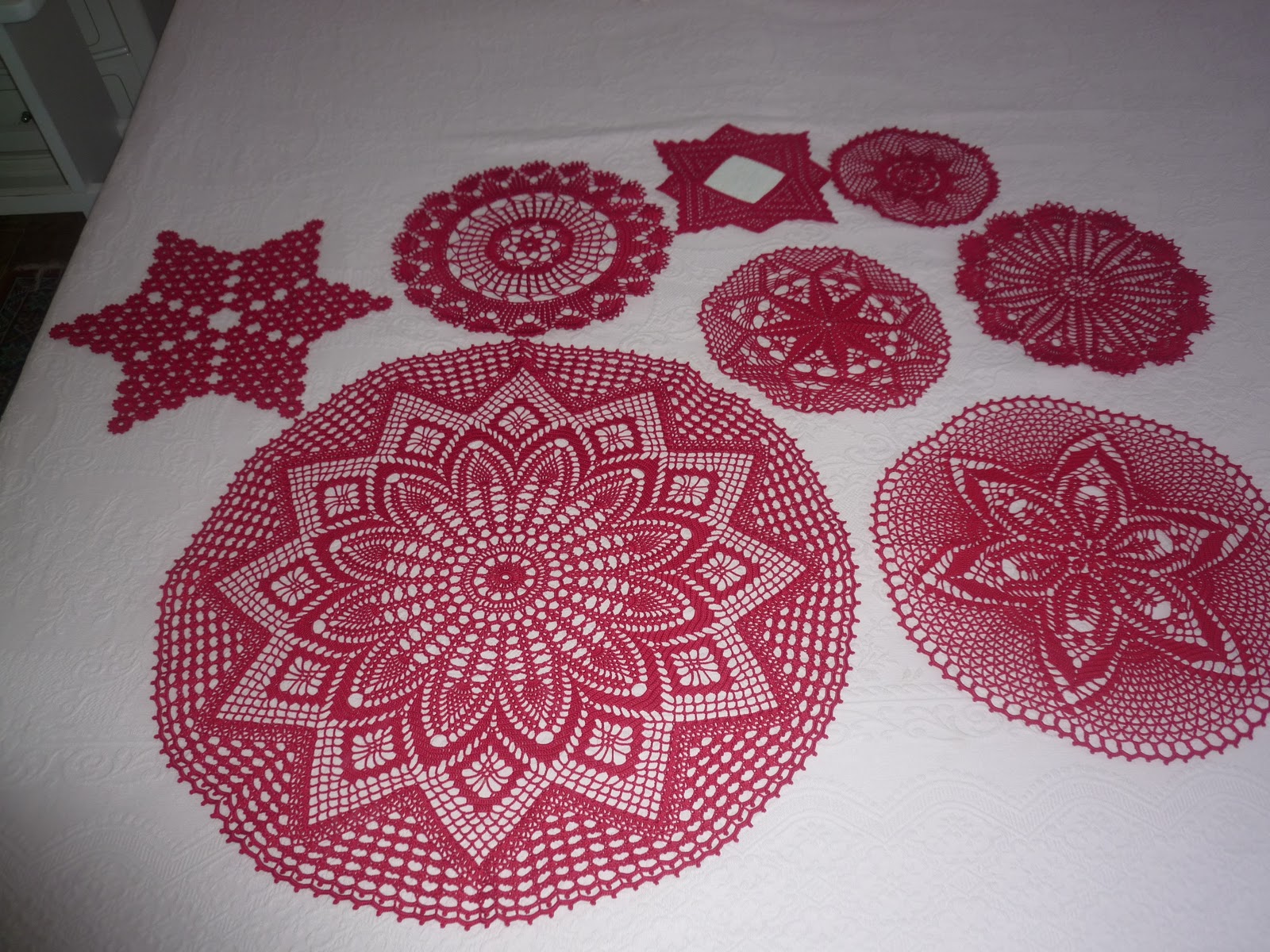 Uncinetto&Ricamo: centrini natalizi