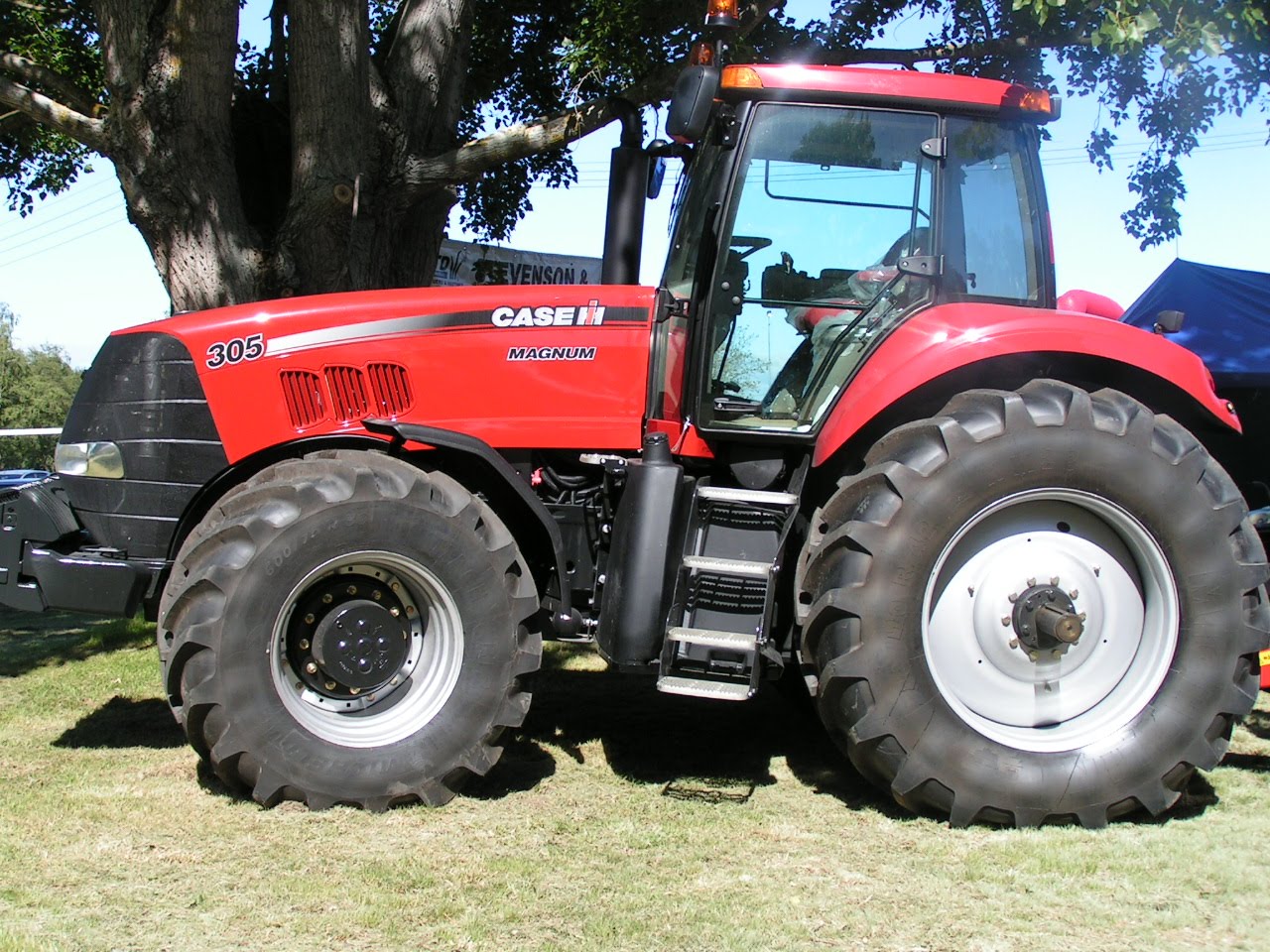 Curious Kai Sponges & Big Red Tractors The Waipukurau A & P Show, 2009