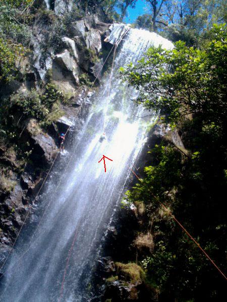 [Mãe+fazendo+rapel+-+flecha.JPG]