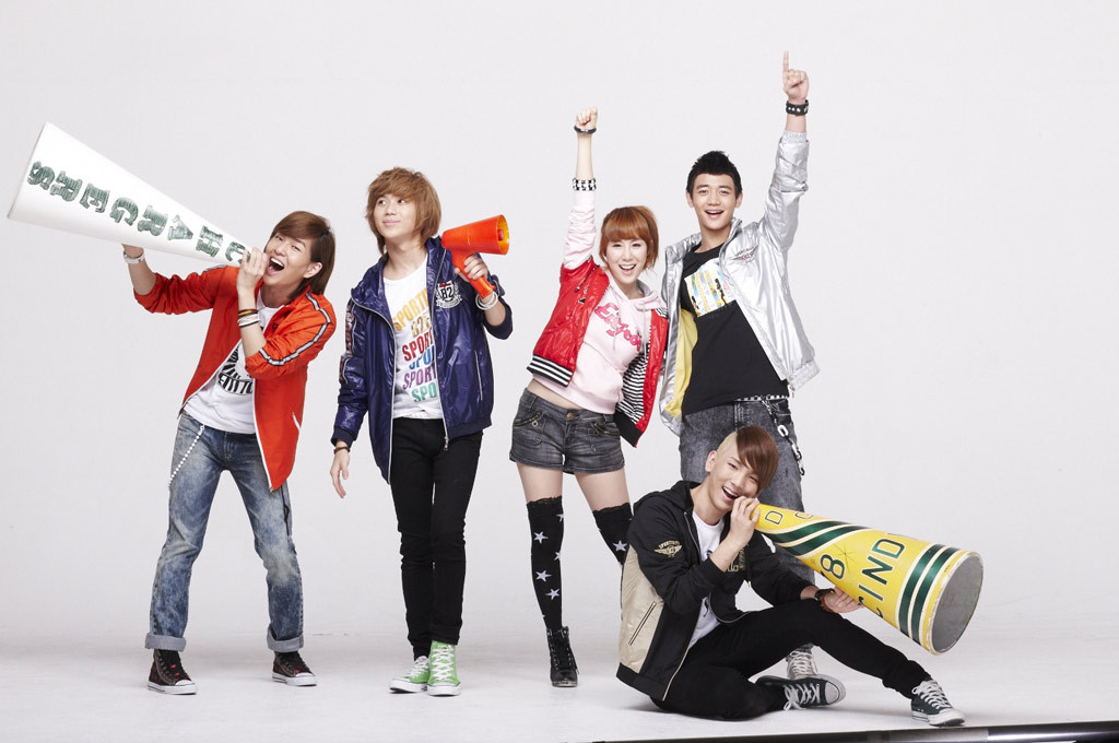 http://1.bp.blogspot.com/_t7OaA7FlgFM/TIoladiHE-I/AAAAAAAALs8/gALPciLbXZ0/s1600/SHINee+26.jpg