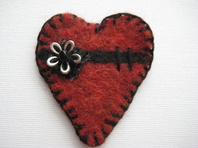 [mini+felted+heart_001.JPG]