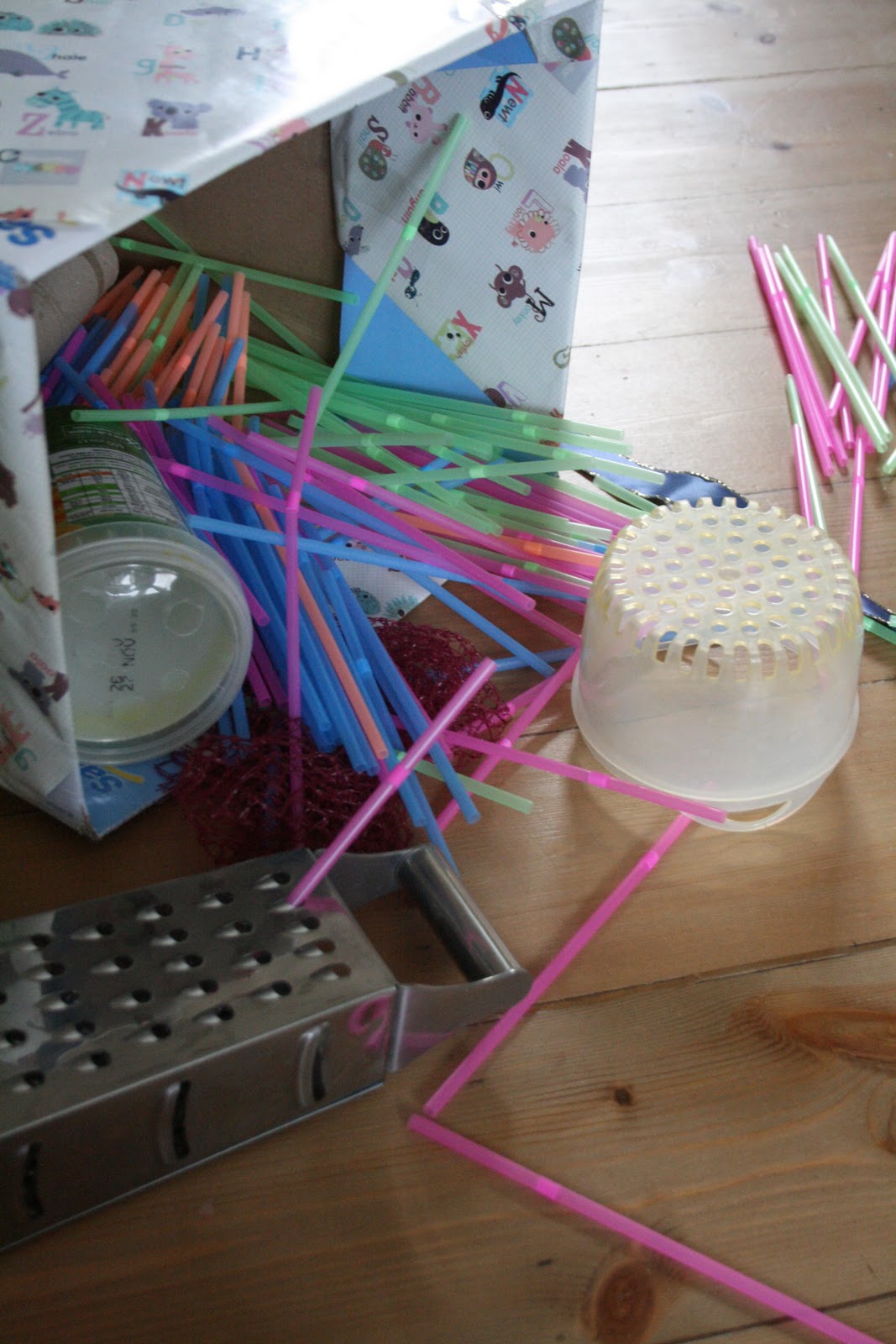 Discovery Box 3: Straws