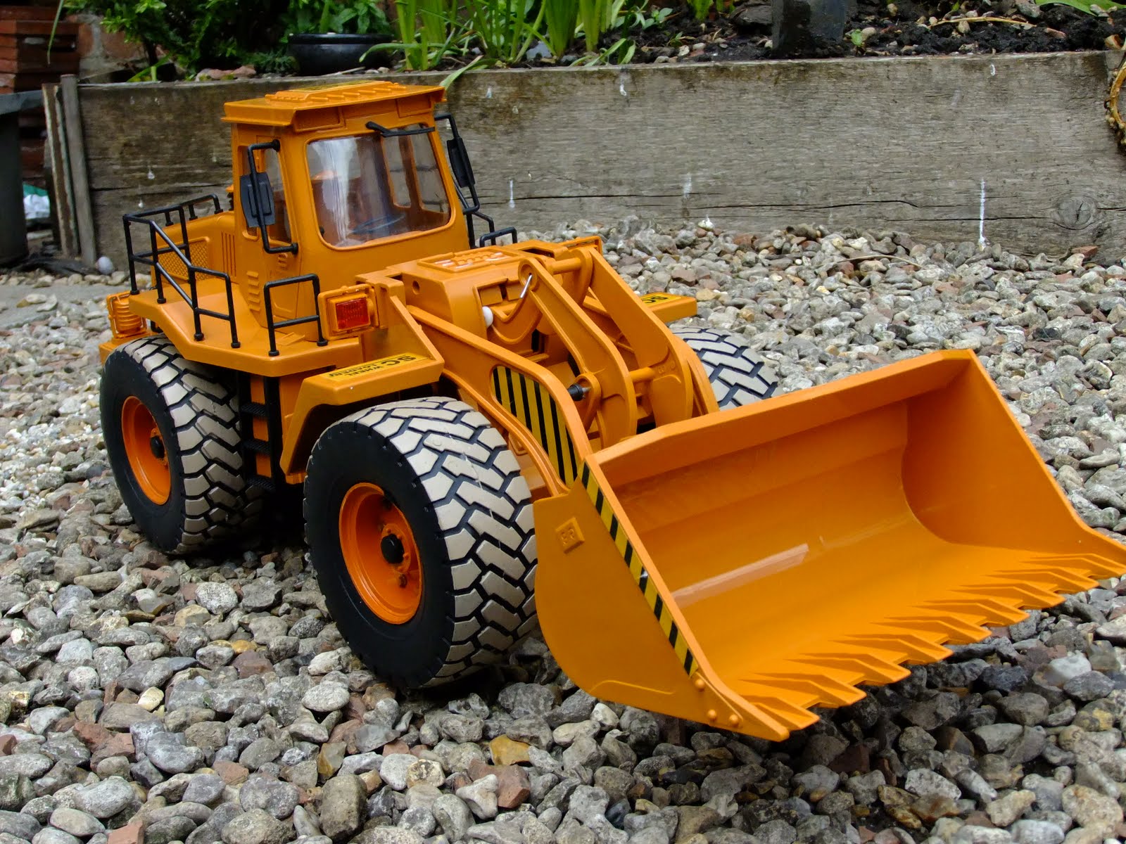 R.C Review Radio Controlled Earth Mover 30581 Construction digger