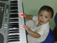 Danish mainkan lagu untuk Umi