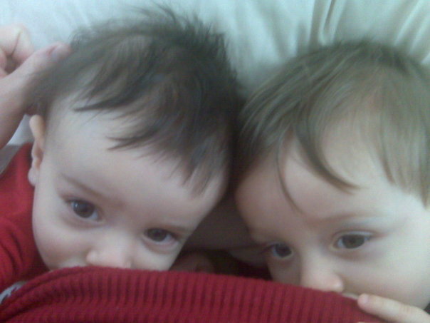 [twin+nursing.jpg]