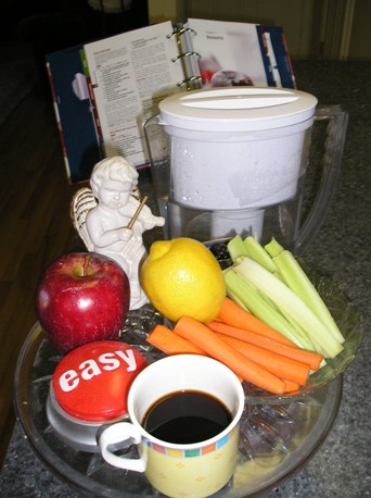 [fruitandveggiecleanse2+sm.jpg]