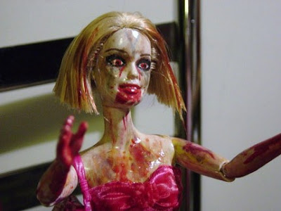 Hola,yo soy Barbizombie. Zombie+barbie