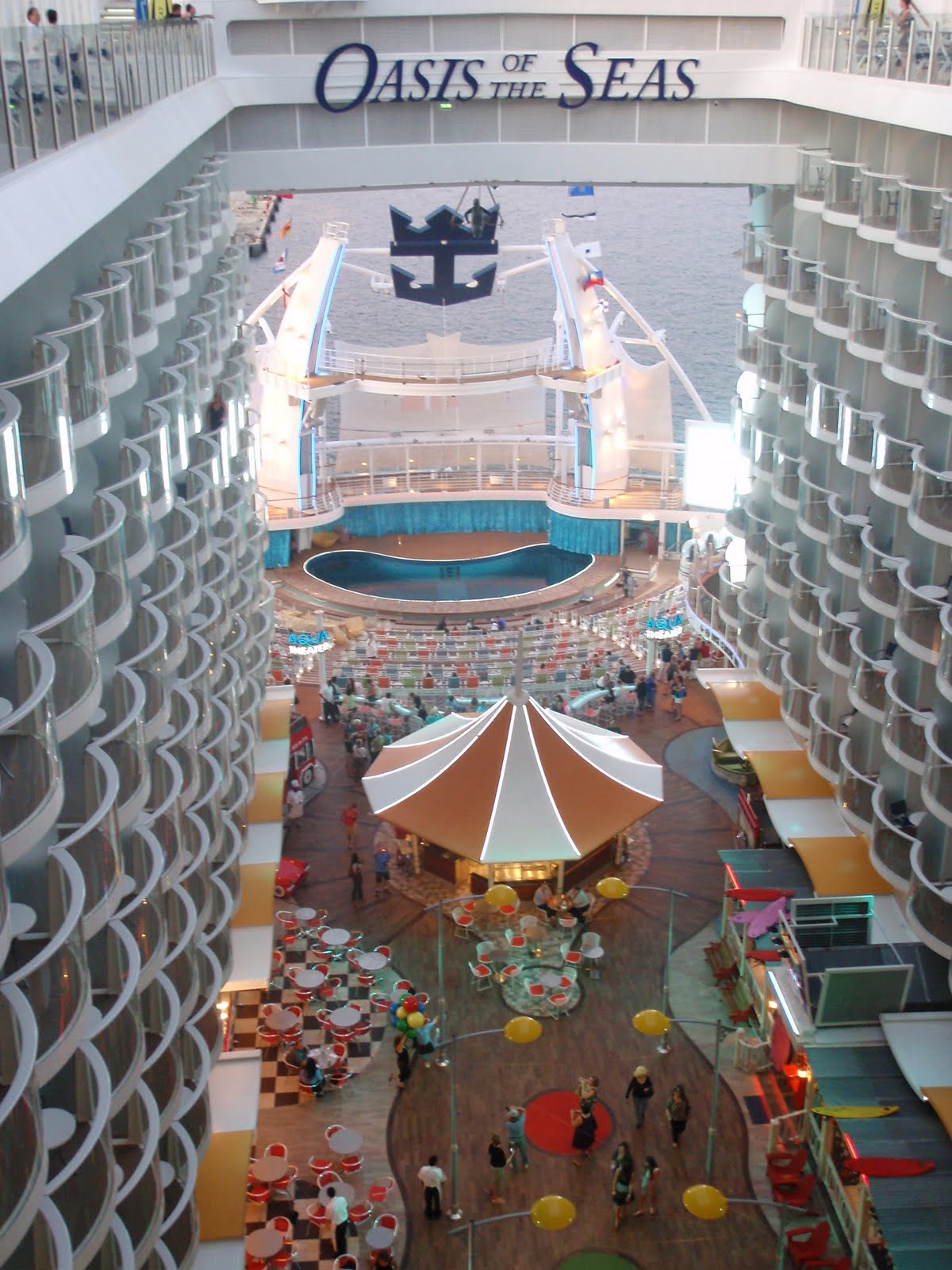 Oasis of the Seas театр