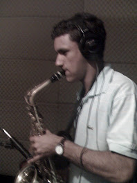 yoni ..con su saxo