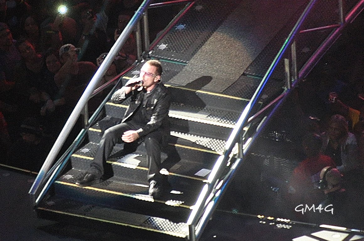 [U2+206.JPG]