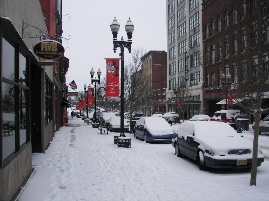 Surviving the Snow in Downtown Knoxville without a Grocery Store