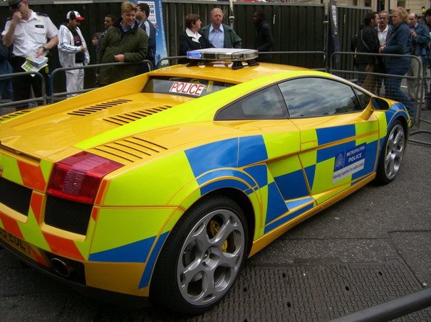 Lambo+cop