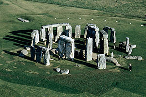 [stonehenge.jpg]