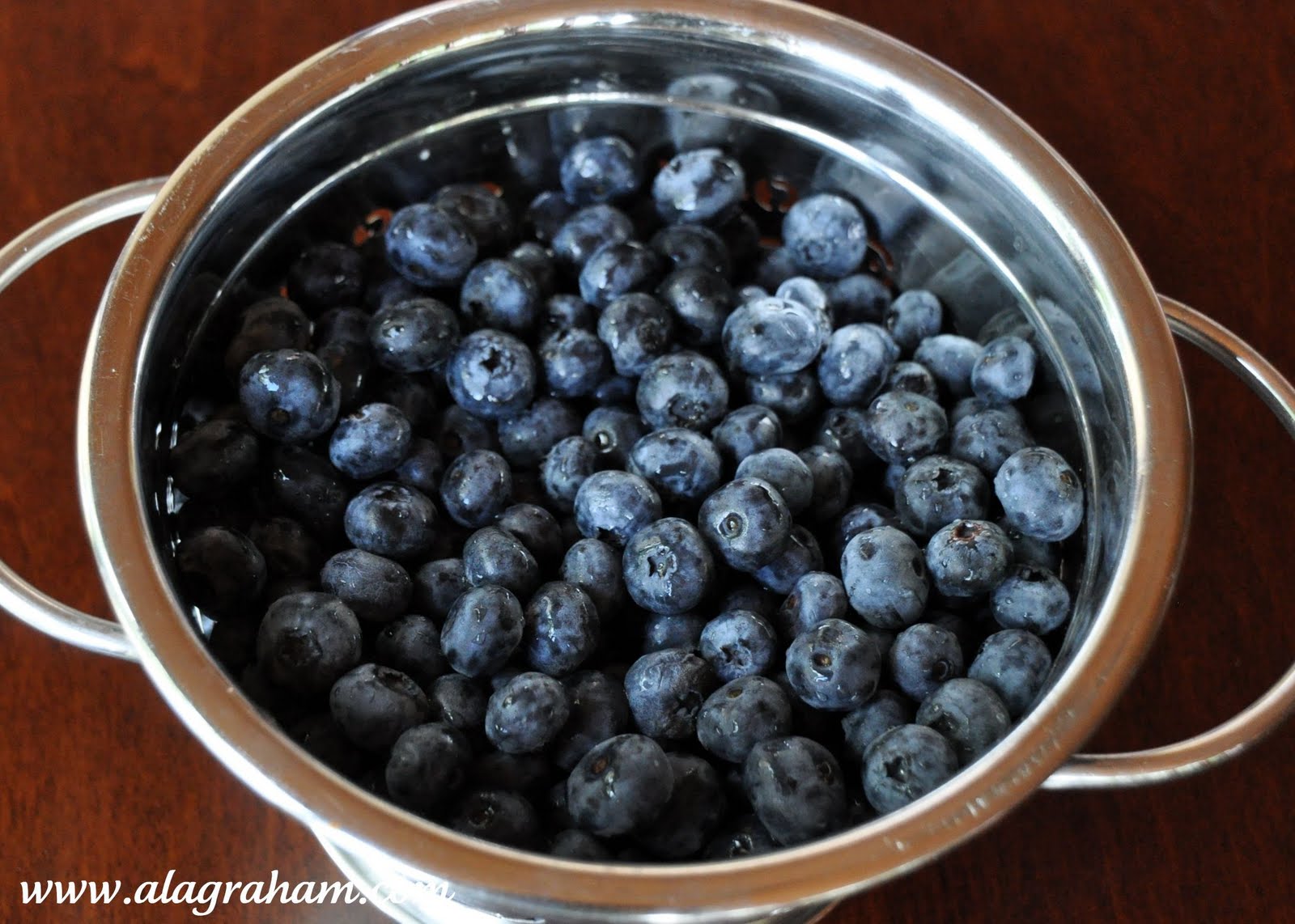 A LA GRAHAM BLUEBERRY BUCKLE