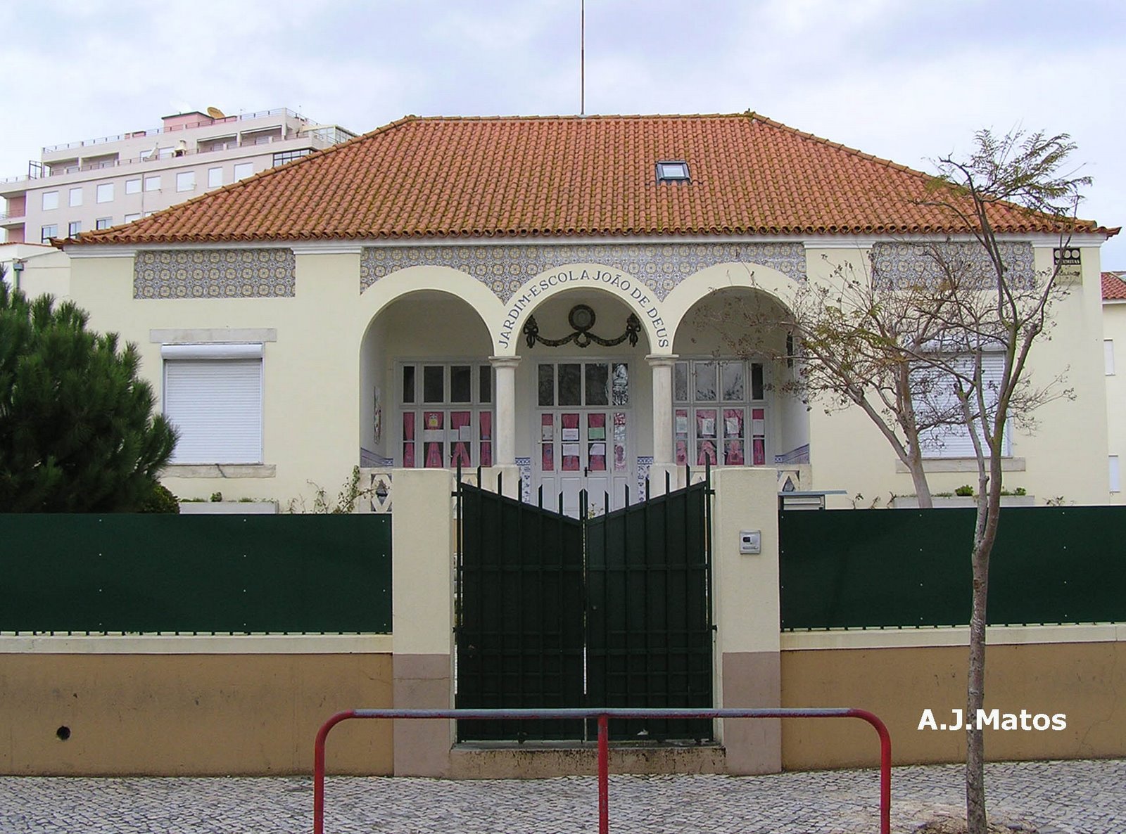 [JARDIM-ESCOLA.jpg]