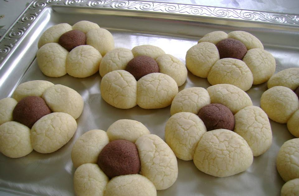 Turkish Food and Recipes Flower Cookies (Cicek Kurabiye)