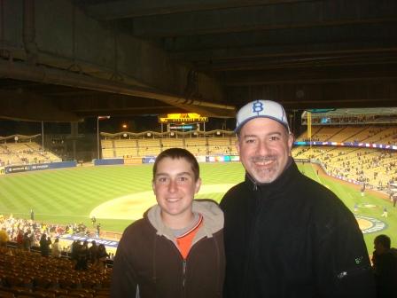 [Dodgers,+Paul+and+Daniel.JPG]