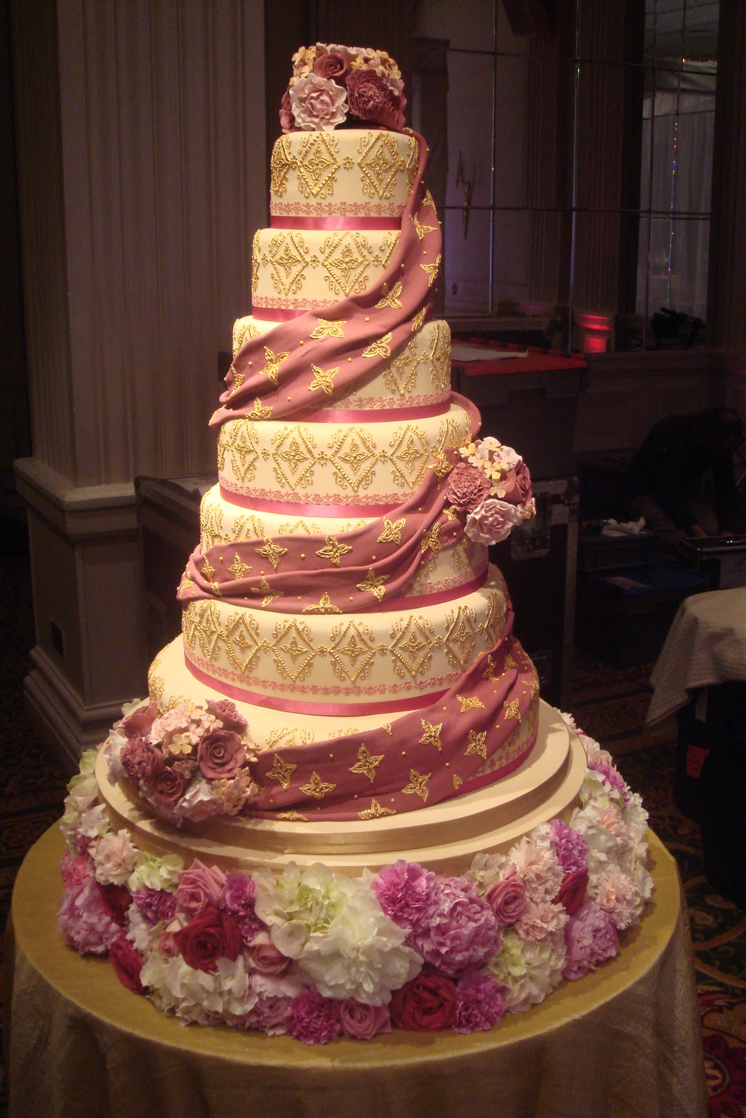 Boo Lee Scrumptious Bespoke Cake Design: Cake Designs