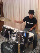 Danorock tovando bateria