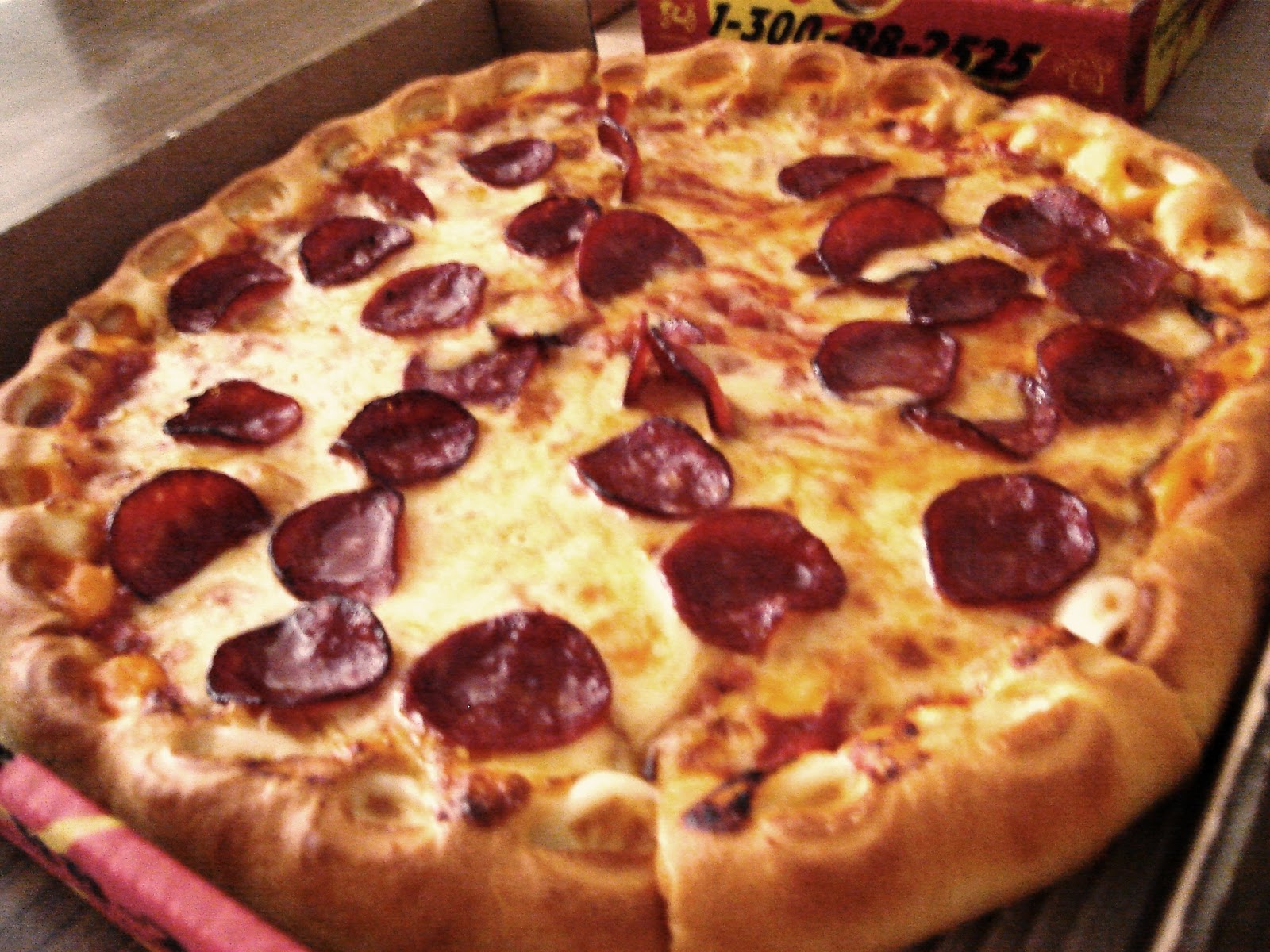 UTOPIA Pizza Hut "Cheesy Lava" Pizza