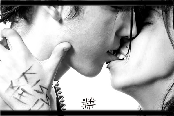 wallpaper kissing. wallpaper kiss love. wallpaper kissing.