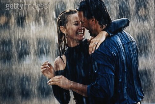 couple In Rain Wallpapers, Romance in the Rain Pictures Valentine s Day