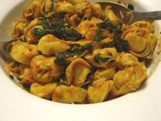 [5cheese_tortellini_withspinach_&_olives_in__tomato,_roasted_garlic_sauce.JPG]