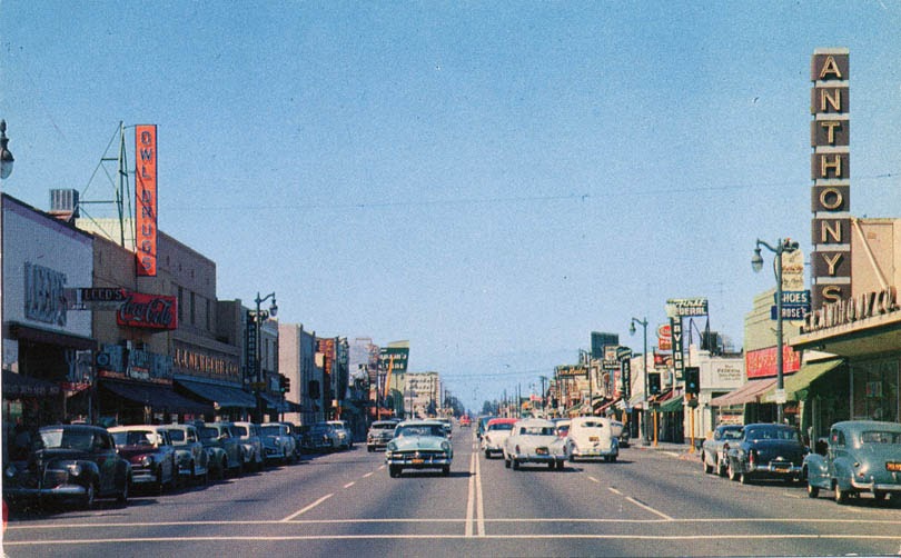 THOUGHTS ON ARCHITECTURE AND URBANISM A new European plaza in Bellflower??