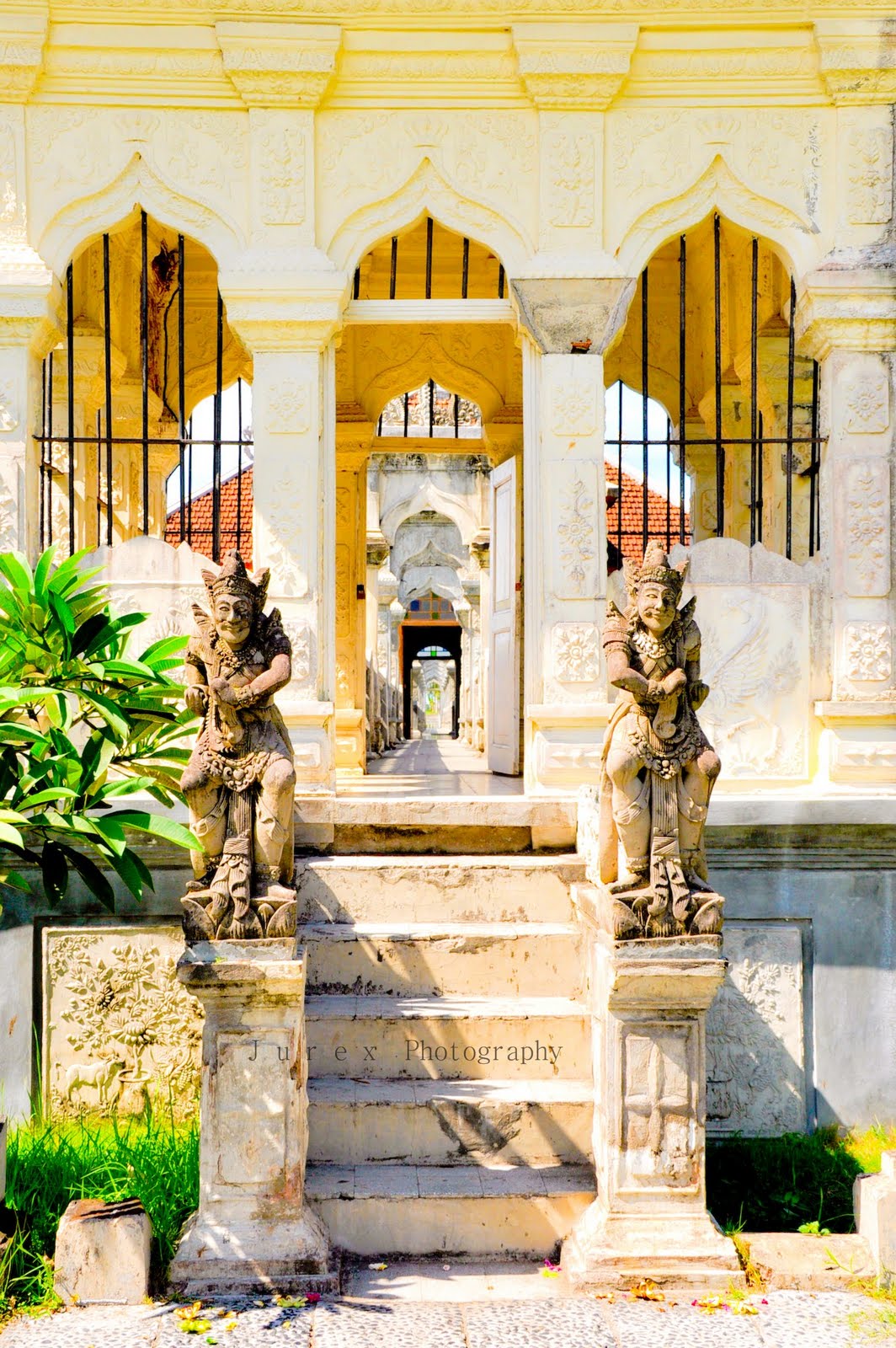 jurex.work: Taman Soekasada Ujung / Ujung Water Palace