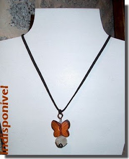 Colar borboleta castanha