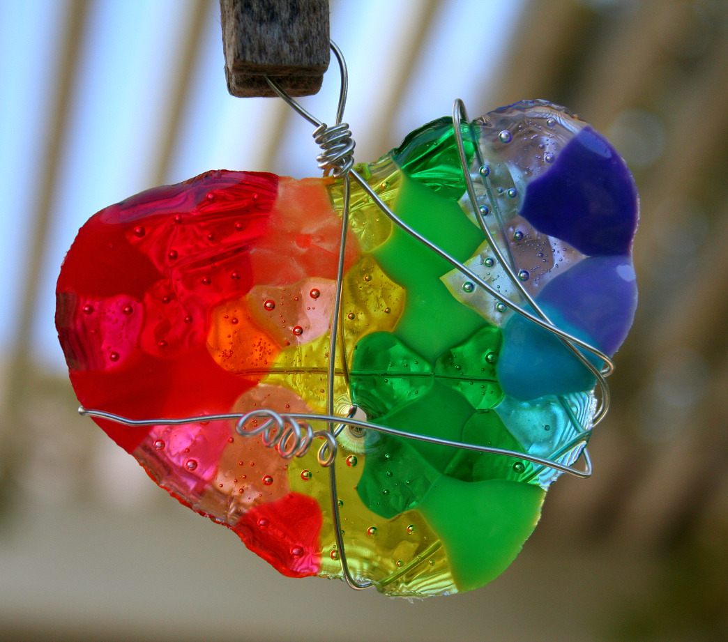 One Crafty Mama! Melted Bead Suncatcher tutorial.....Melting Beads