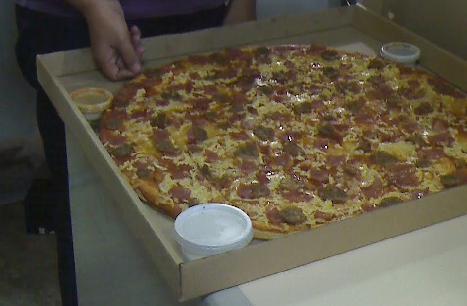 PIZZA, PASTA AND MORE Jugnos Monster Pizza