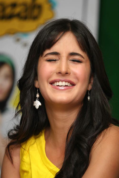 Katrina Kaif With Ranbir Kapoor Yellow HOT Pictures ~ Bollywood Stars