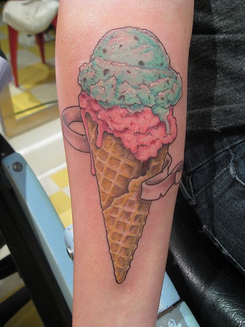 At 6:30 PM, you arrive at Ice Cream Tattoo HQ and get a basic airbrush