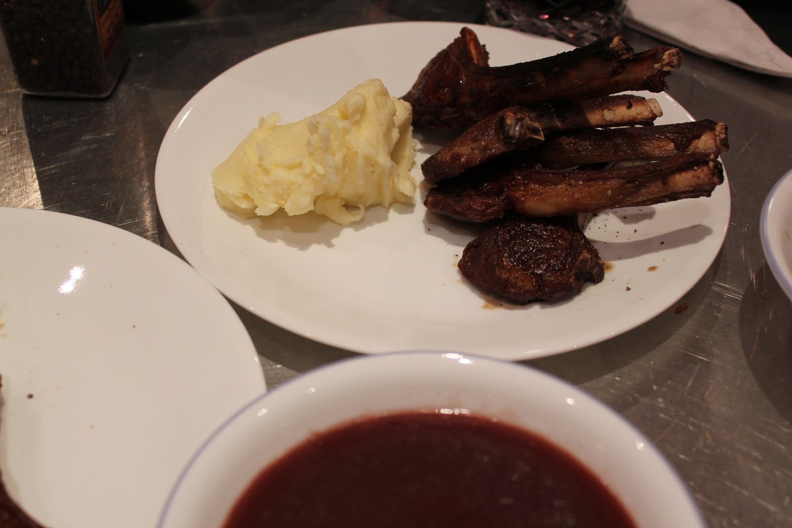 Lamb Cutlets with Mash Potatoes and Red Wine Jus