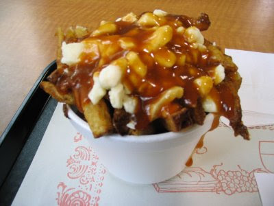 Cantines écossaises : le blog de Martha Payne Neverseconds attire des millions de lecteurs. Poutine+%281%29