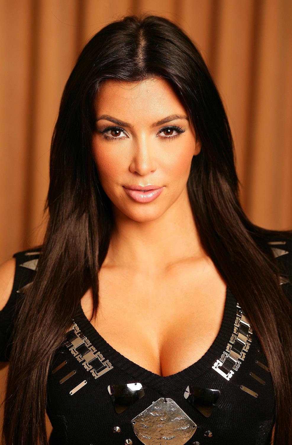 Hot Kim Kardashian Potrait PhotoShoot