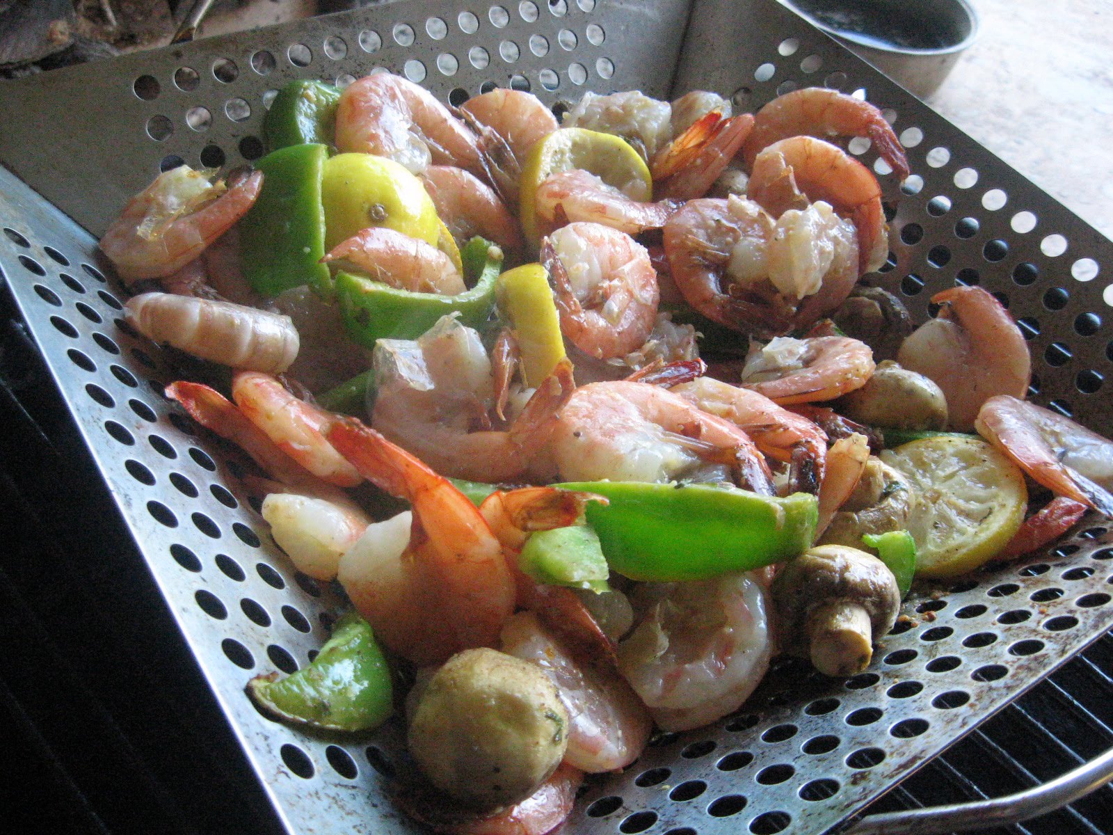 Barbecue Master Barbecue Grilled Wok Shrimp with Vegetables