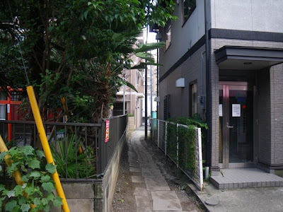 a path for Omiya Station