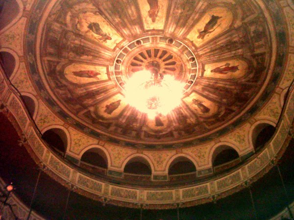 [plafond+théâtre.jpg]