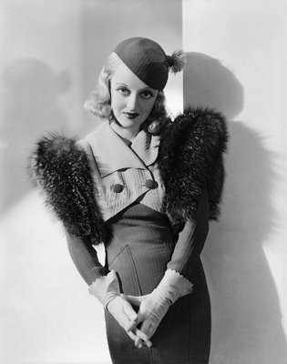 [fashions_of_1934_bette2_500_d6362.jpg]