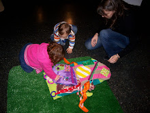 muestra de juguetes, obra de pame, mariana, juliana