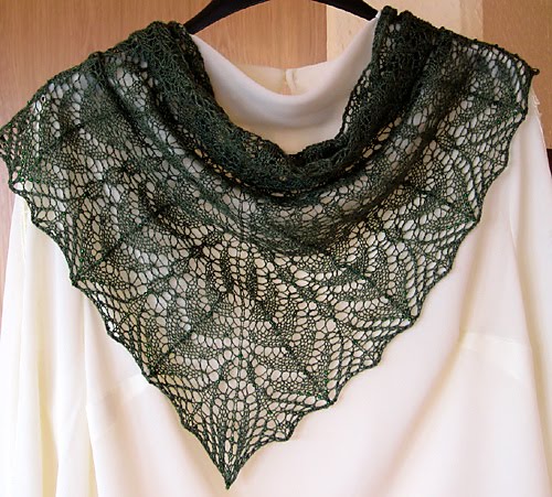 [Gwennyfhar_girlande_auf_bluse_a_medium.jpg]