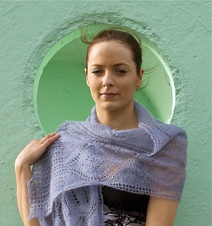 [Needlecase+by+Debbie+Bliss.jpg]