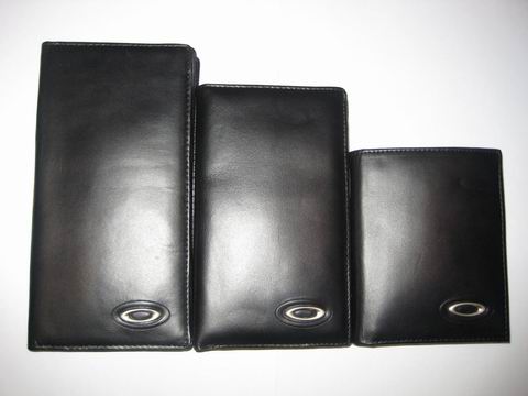 Dompet Oakley
