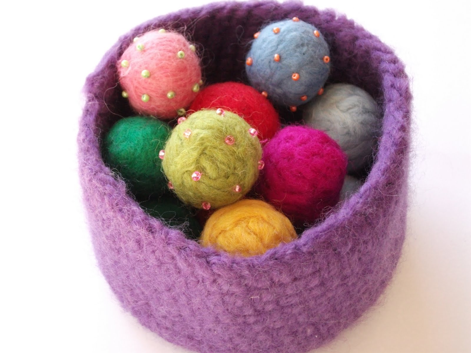 Everything Neet: Felt ball delight