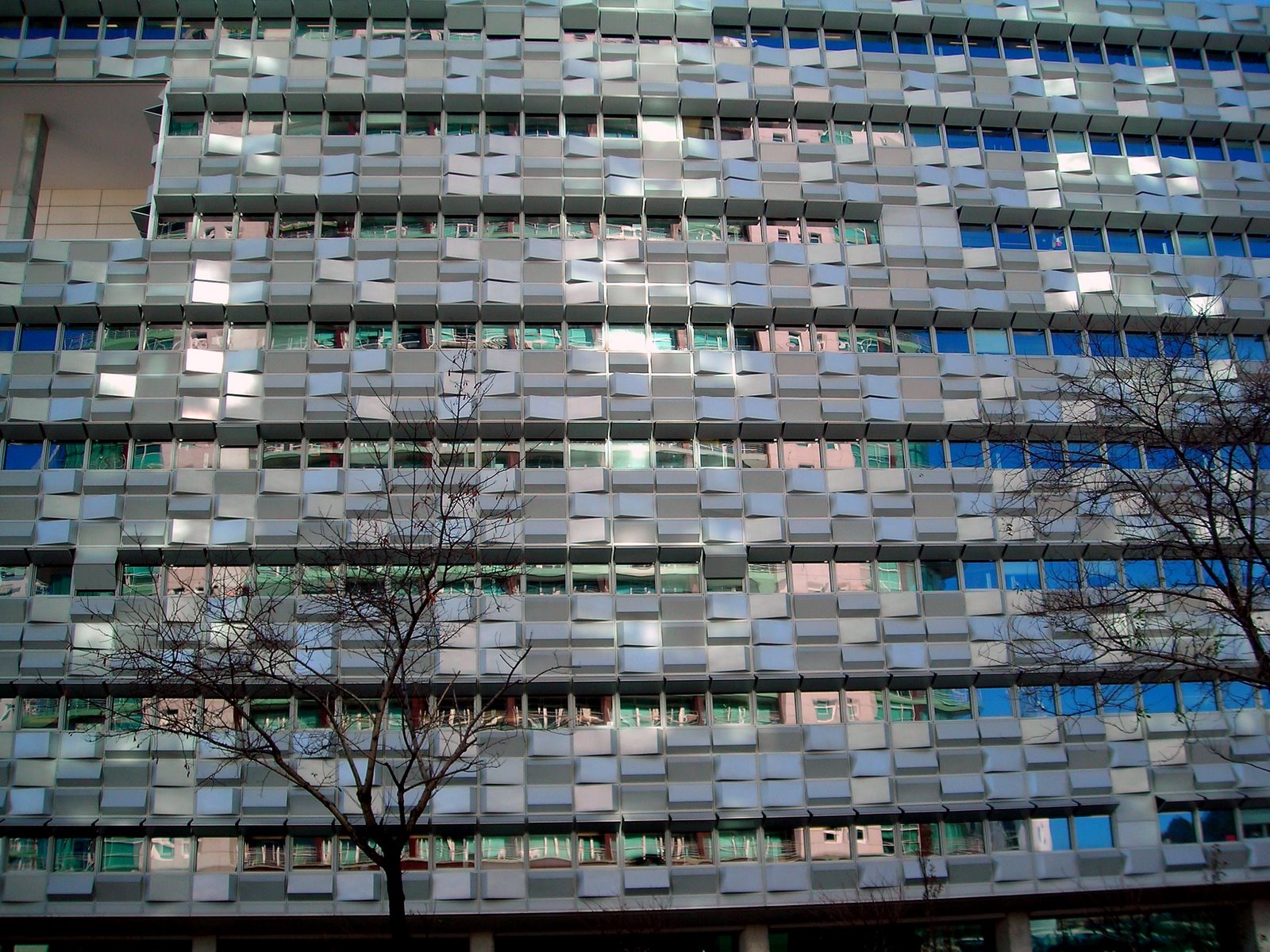 [edificio_vodafone_fachada_principal.jpg]