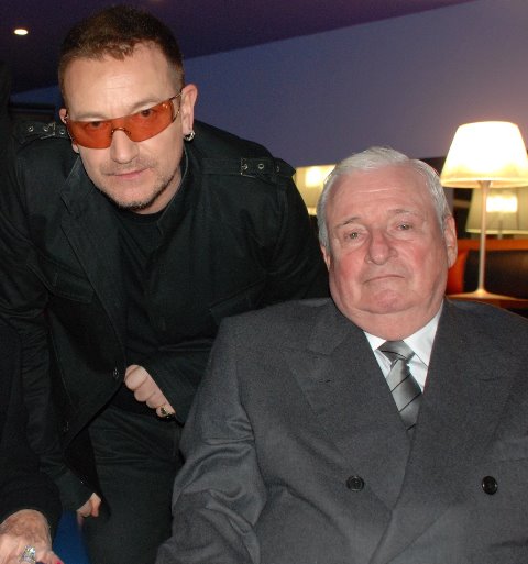 [modell+and+bono.jpg]