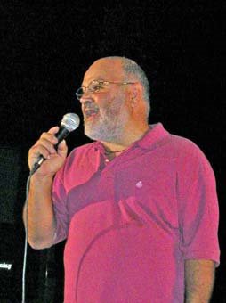 Ο ΣΚΗΝΟΘΕΤΗΣ ΝΙΚΟΣ ΠΑΡΟΙΚΟΣ