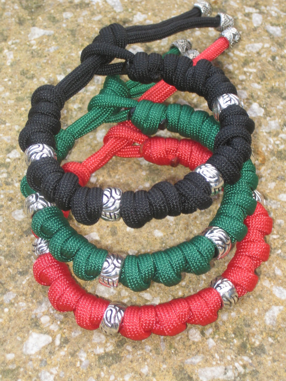 EVERYTHING PARACORD UK latest paracord projects